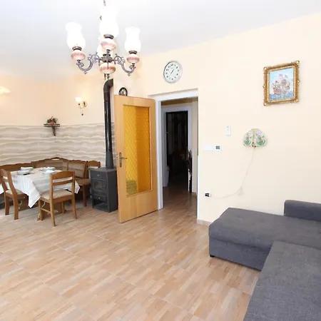 Apartment Oto