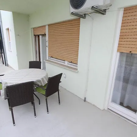 Oto Apartment